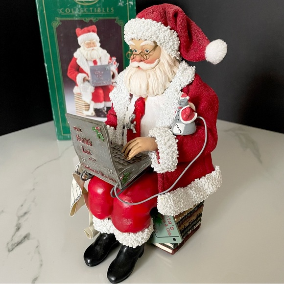 The New Millenium Santa - Computer Working Santa - Fabriche by Kurt Adler - Picture 4 of 12